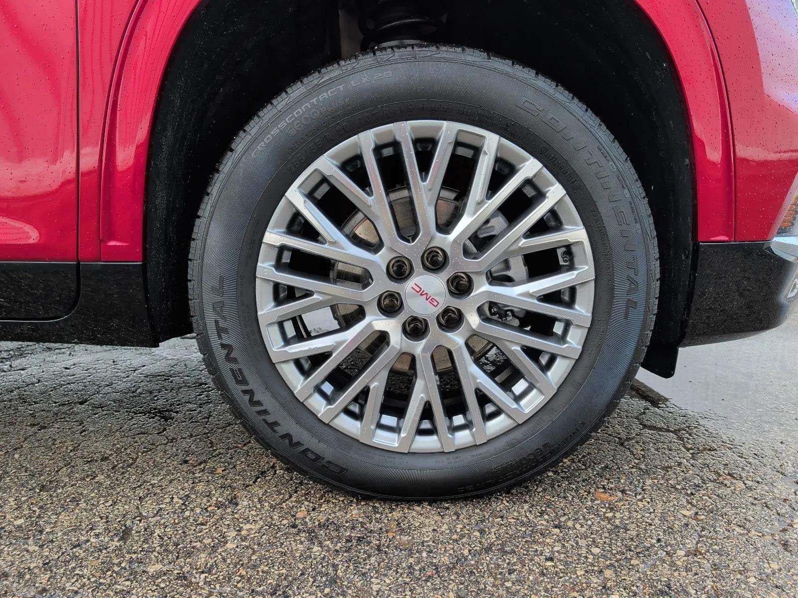 2025 GMC Acadia Denali