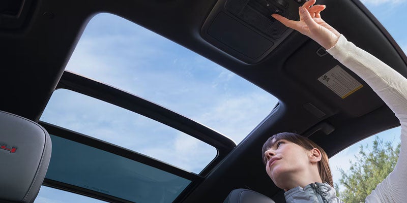 Sunroof feature on 2026 GMC Acadia
